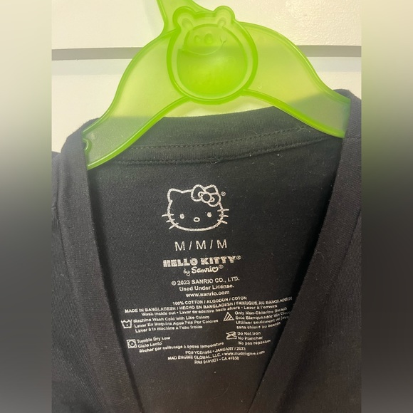 Hi, selling this winsome shirt for kids in size M. - Picture 2 of 5